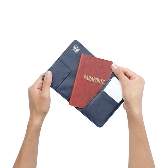 Porta Pasaporte Holdery - Salute image number 5