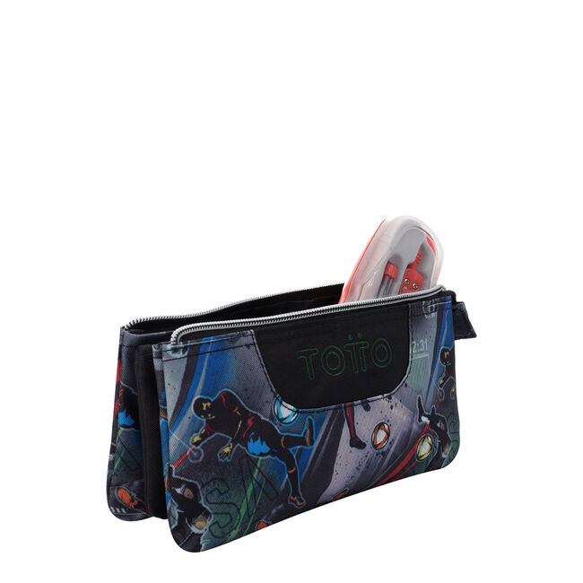 Estuche escolar tres compartimentos fútbol - Tablero - Gris Totto.es