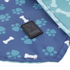 Pañuelo para mascotas doble cara estampado huellas y huesos - Talla M image number 4