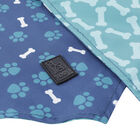 Pañuelo para mascotas doble cara estampado huellas y huesos - Talla L image number 4