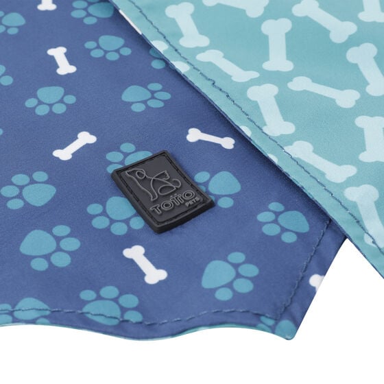 Pañuelo para mascotas doble cara estampado huellas y huesos - Talla L image number 4